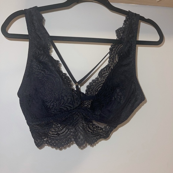 Lace crop bralette top - Picture 3 of 14
